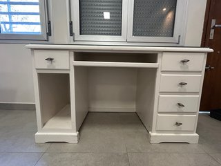 Mesa de Escritorio con Cajonera Blanca