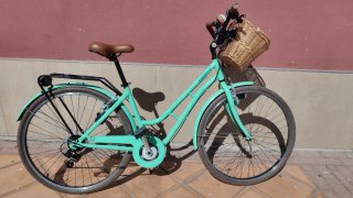 Bicicleta urbana 7 velocidades con cesta