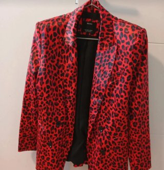 Chaqueta Bershka Estampado Leopardo Roja
