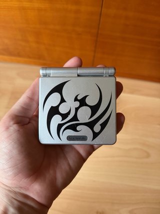 Nintendo Game Boy Advance SP Plateada