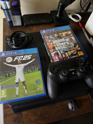 PS4 Slim 1TB Negra + 2 Juegos