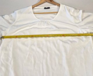 Blusa Blanca con Detalles de Encaje