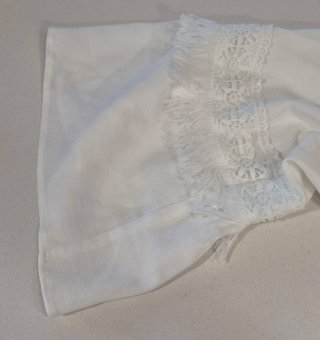 Blusa Blanca con Detalles de Encaje