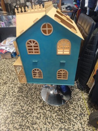 Casa de Muñecas de Madera Artesanal