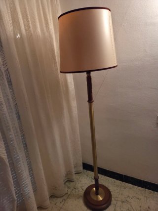 Lámpara de pie clásica