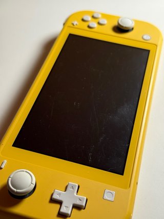 Nintendo Switch Lite Amarilla + 3 Juegos