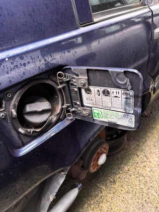 Tapa combustible Volvo 850