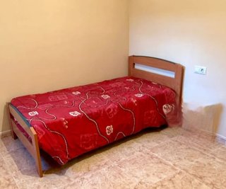 Cama de 90 estructura de madera colchón y sumier