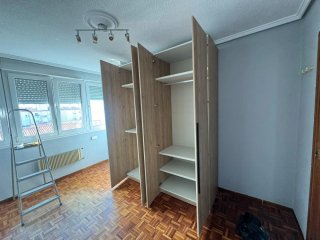 Armario de 4 puertas en madera de roble