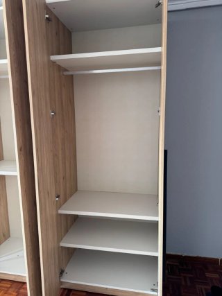 Armario de 4 puertas en madera de roble