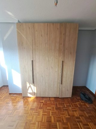 Armario de 4 puertas en madera de roble