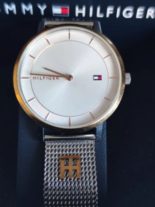 Reloj Tommy Hilfiger Mujer Oro y Plata