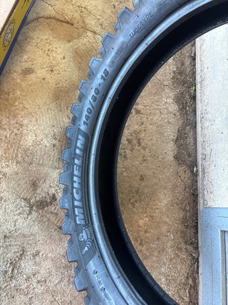 Neumático Michelin Tracker 140/80-18