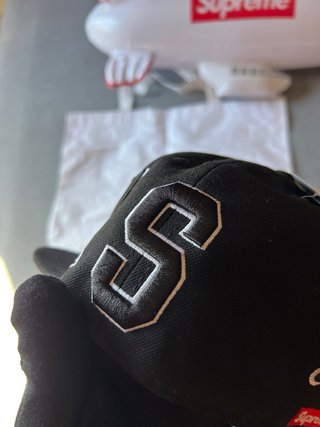 Gorra Supreme x New Era Negra