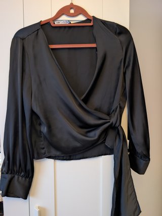 Blusa Zara Negra Satinada Cruzada Talla S