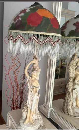 Lámpara de Mesa con Figura Decorativa