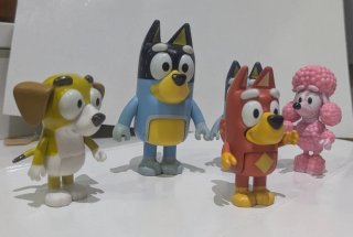 5 Figuras de Juguete Bluey, Rusty, Coco, Honey...