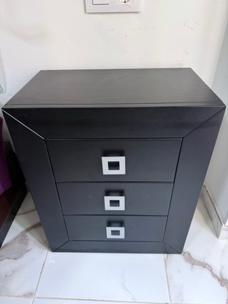 Conjunto de mesilla de noche y mueble cajones