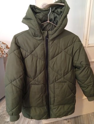 Plumas Verde Militar con Capucha. Talla grandecito