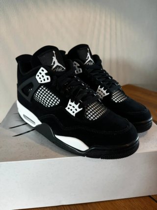 Jordan 4 Retro White Thunder Talla 42