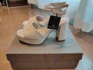 Sandalias piel Martinelli. Talla 38. Sin estrenar