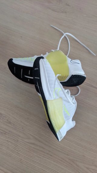 Nike Metcon 9 Blanco Amarillo