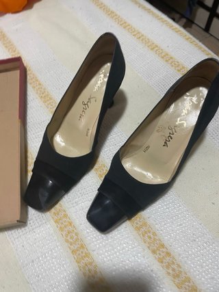 Zapatos de tacón negros