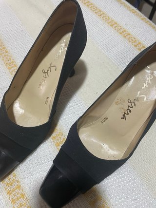 Zapatos de tacón negros
