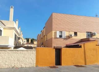 Casa adosada en venta en El Rinconcillo en Algeciras