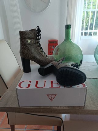 Botines Guess mujer 40