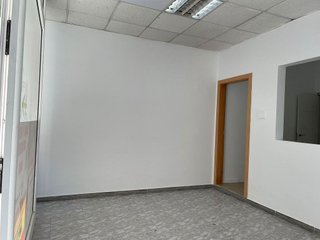 Local comercial en venta en La Torrassa en Hospitalet de Llobregat, L´