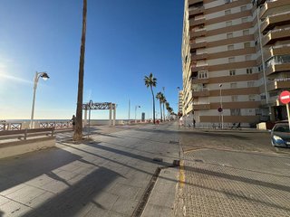 Piso en alquiler en Cortadura - Zona Franca  en Cádiz