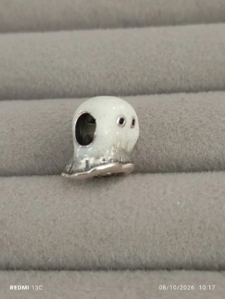 Charm fantasma