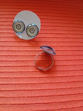Conjunto de Anillo y Pendientes Étnicos