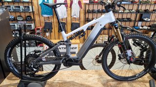 FOCUS SAM2 6.9 Talla M Nueva