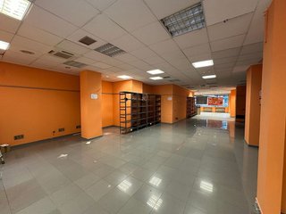 Local comercial en venta en San Juan en Pamplona