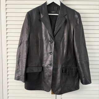 Chaqueta americana de piel negra