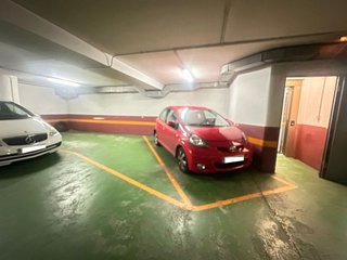 Garaje en venta en Ensanche - Sar en Santiago de Compostela