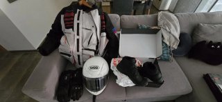 Conjunto Moto: Chaqueta, Casco, Botas y Guantes