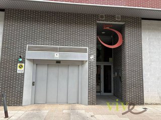 Garaje en venta en Los Olivos en Huesca