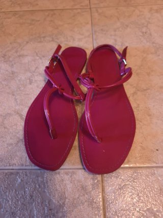 Sandalias planas fucsia