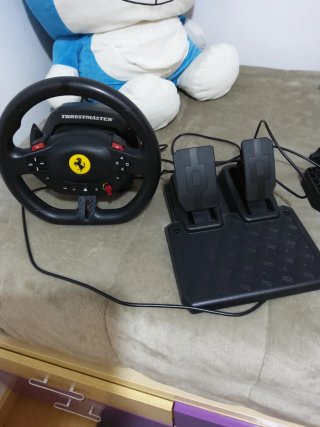 Volante Thrustmaster Ferrari