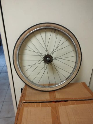 Rueda trasera 20x1 3/8