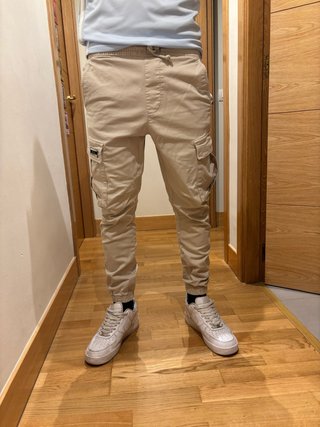 Pantalones cargo Zara beige