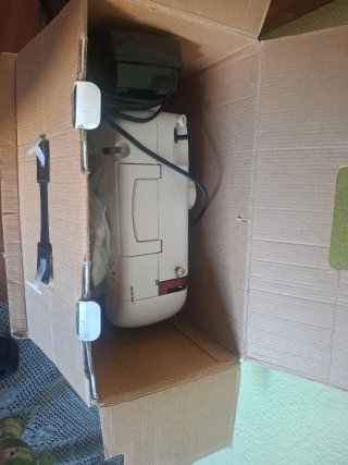 Máquina de coser Jata Génesis 695
