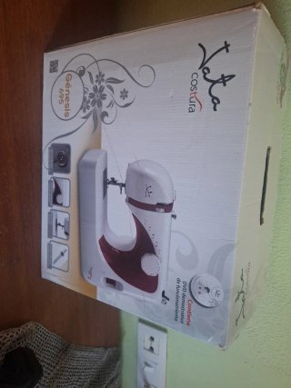 Máquina de coser Jata Génesis 695