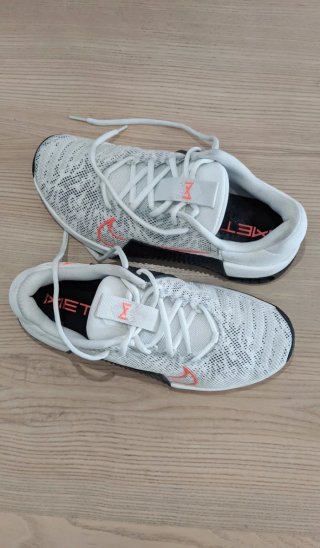 Nike Metcon 9 Premium Naranja Blanco