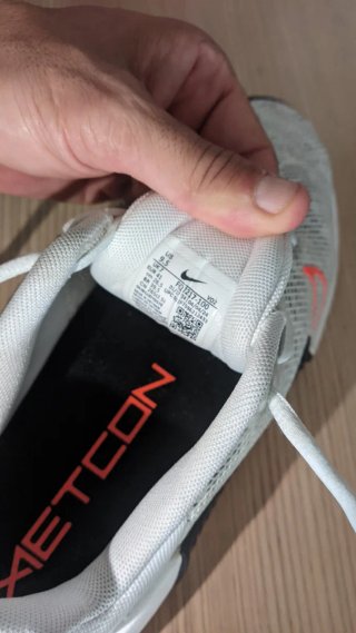 Nike Metcon 9 Premium Naranja Blanco