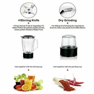 Frullatore con caraffa in vetro e base in acciaio
