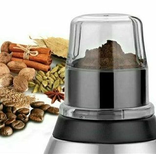 Frullatore con caraffa in vetro e base in acciaio